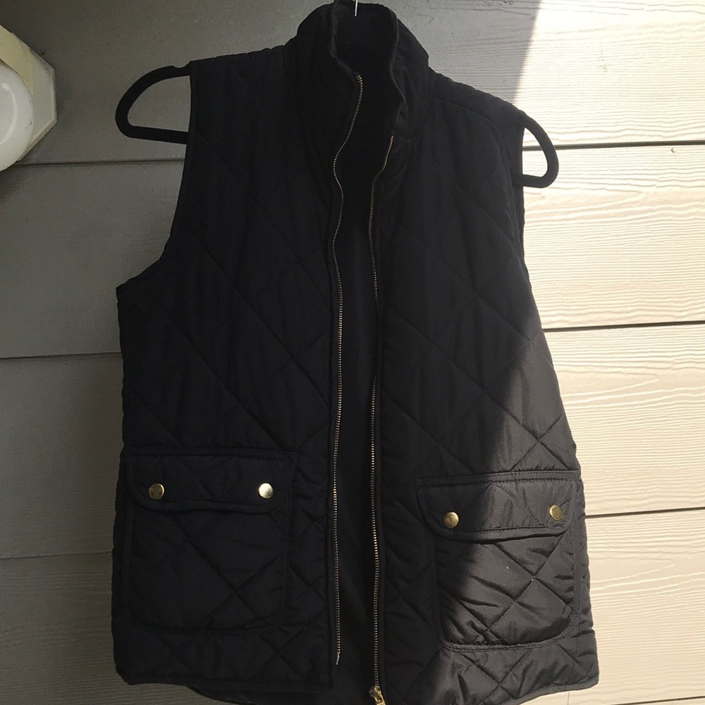 Boutique black quilted vest size M